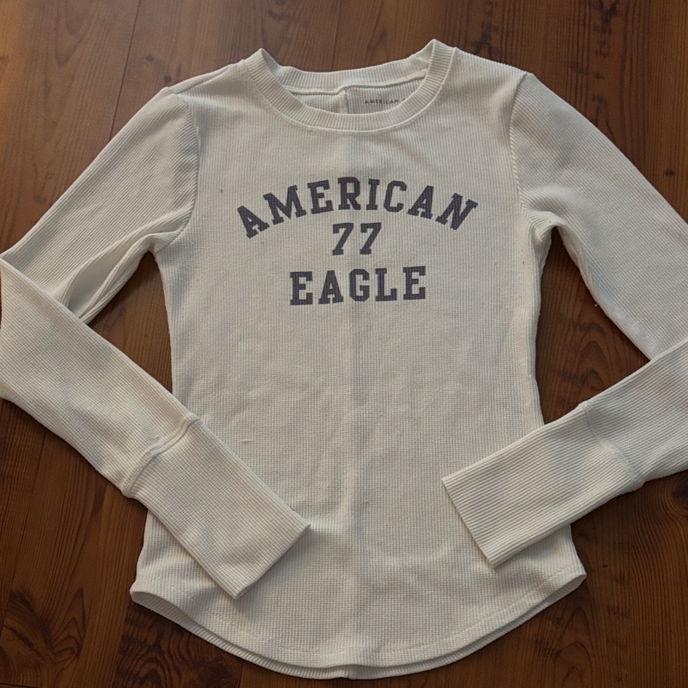 American Eagle Outfitters Cream Long Sleeve Tee